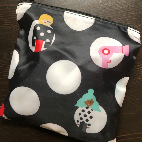 NWOT Hourglass Vegan Leather Makeup Bag + SAMPLES - Picture 8 of 8